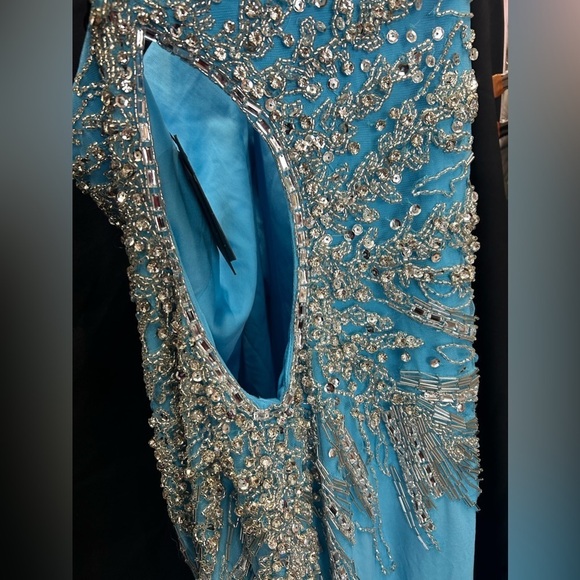 MAC DUGGAL 2207 NWT Embellished One Shoulder Cut Out Gown - Picture 7 of 9